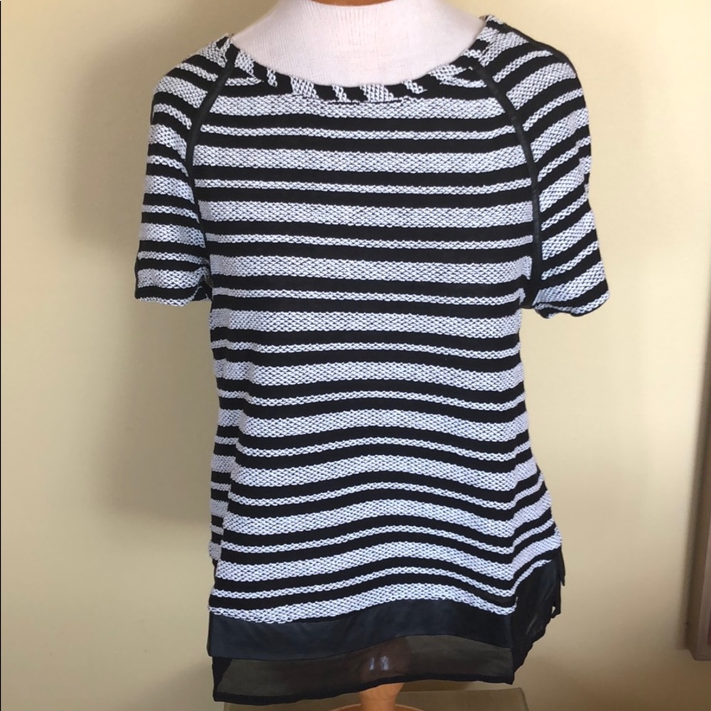 NWOT Tart Black & White SS Top Sz. Large